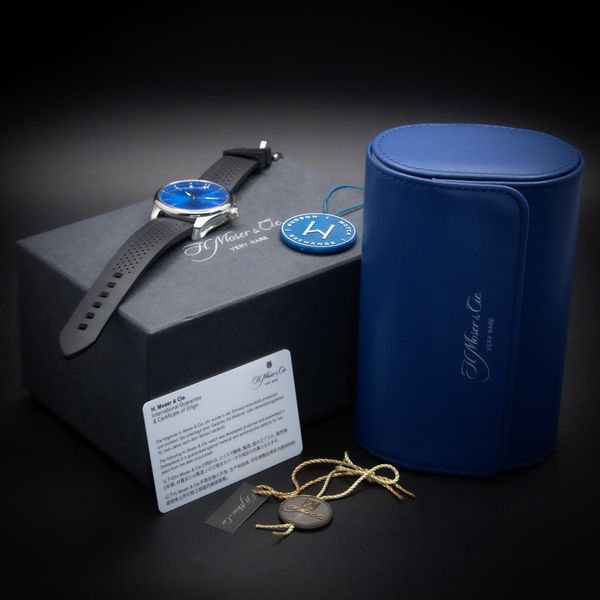 H. Moser and Cie Pioneer 3200-1217